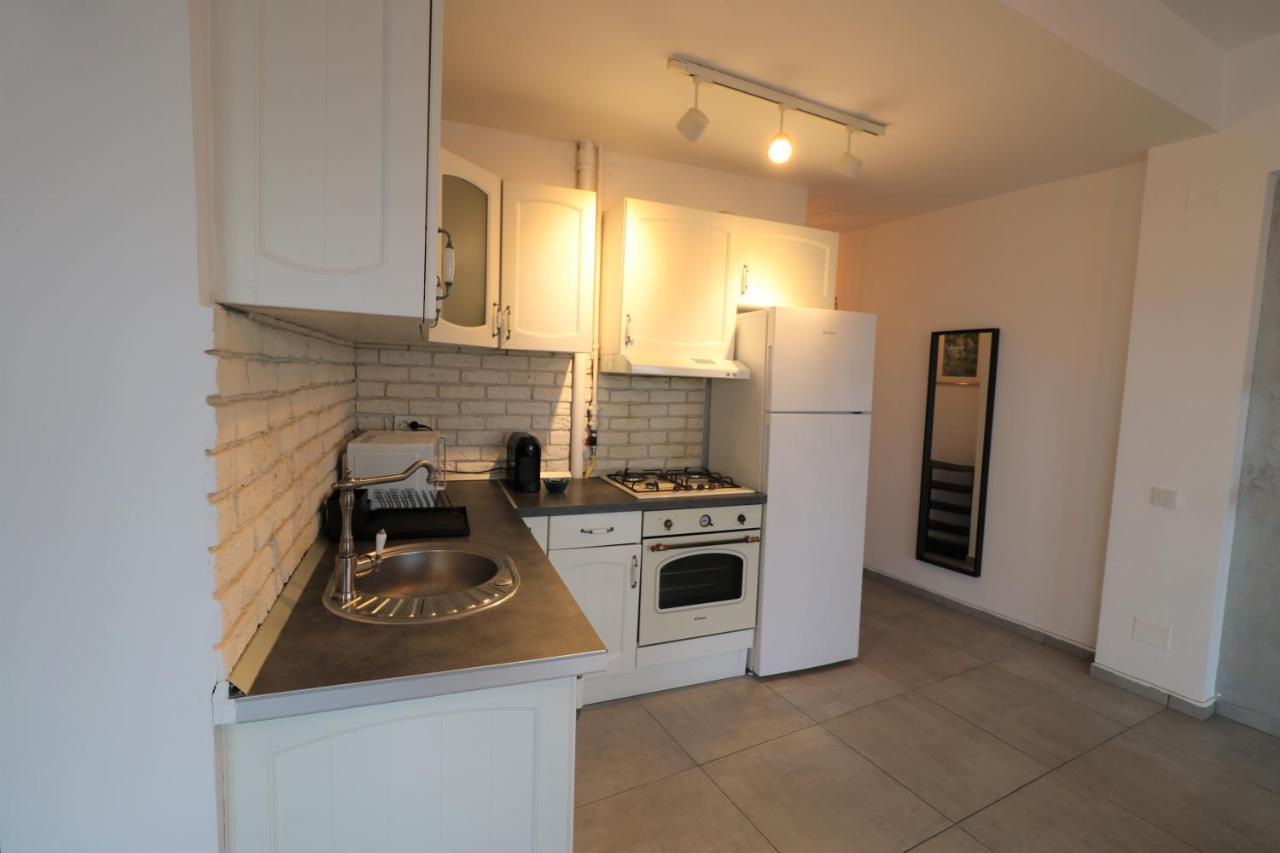 Serenity Heights Apartment: A Panoramic Haven Near Old Town - Free Minibar ブカレスト エクステリア 写真