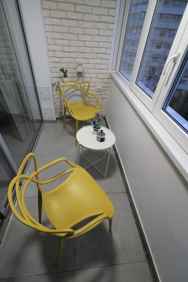 Serenity Heights Apartment: A Panoramic Haven Near Old Town - Free Minibar ブカレスト エクステリア 写真